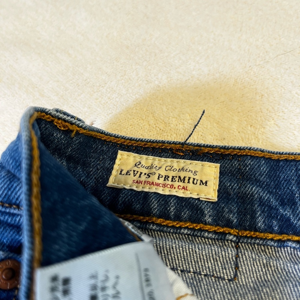 👖 Levi’s Premium 501® Mid-Rise Straight Jeans – Button Fly – Women’s 👖 - Picture 4 of 6